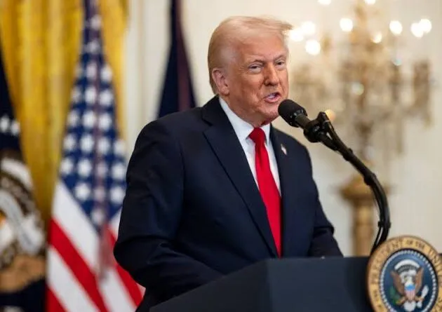 Suprema Corte libera Trump para deportar venezuelanos com base em lei de guerra