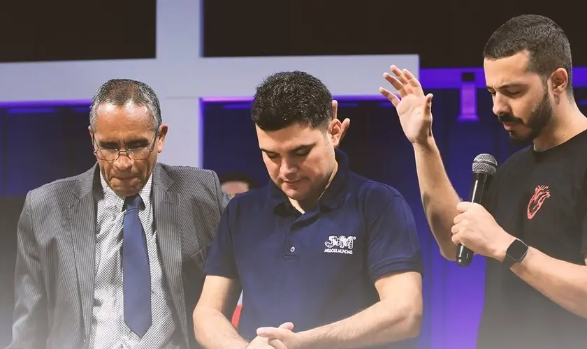 Primeiro refugiado iraniano se torna pastor e planta igreja persa no Brasil