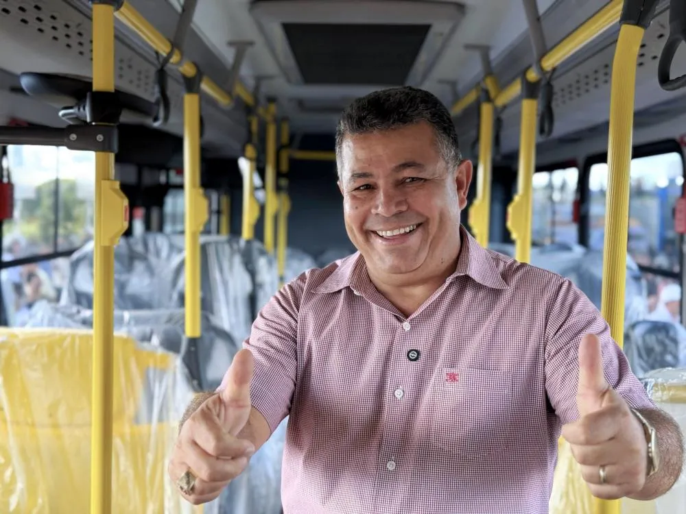 Vereador Folha participa da entrega de 154 novos ônibus do transporte público de Palmas