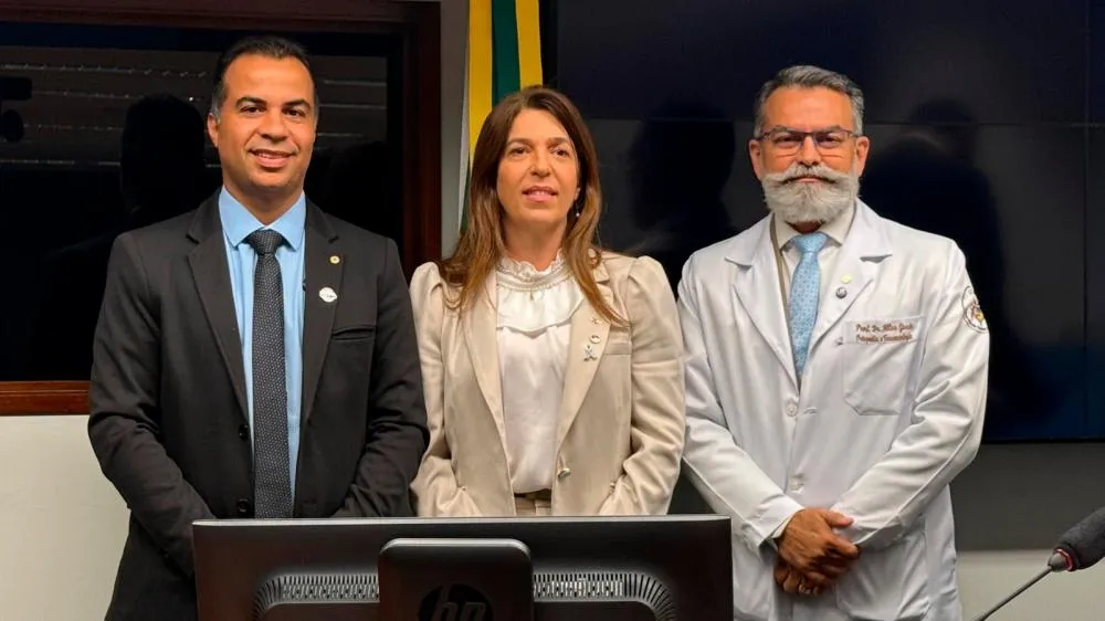 Deputado Filipe Martins repudia uso de cigarros eletrônicos por adolescentes e crianças