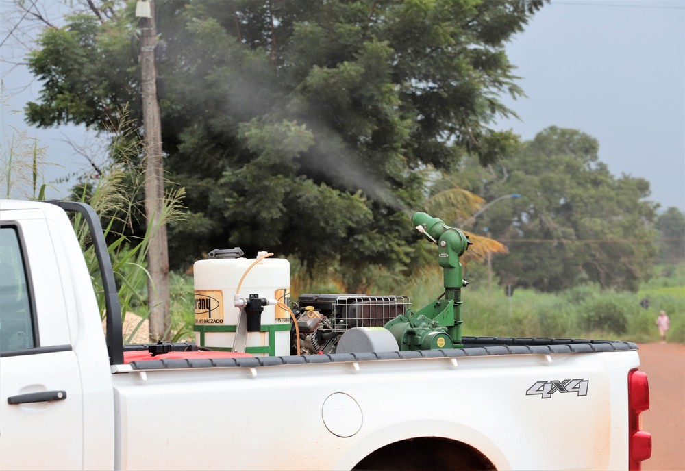 Em Araguaína, carro 'fumacê' começa a circular pelas ruas para conter infestação do Aedes; veja o cronograma 