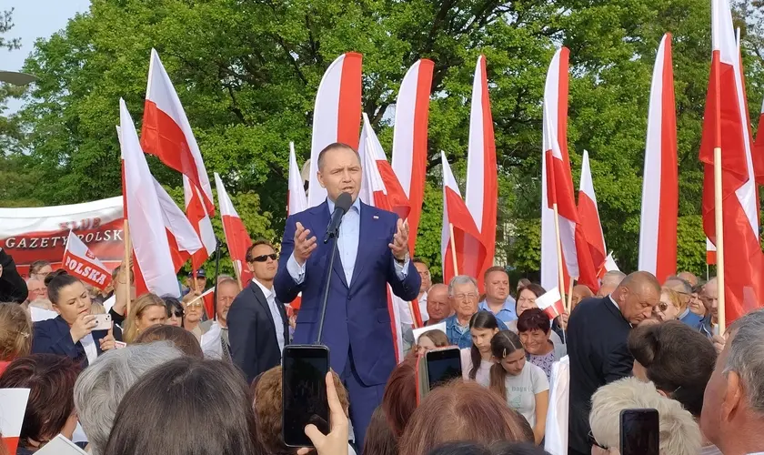 Polônia elege novo presidente que se opõe às drogas, ao aborto e ao casamento gay