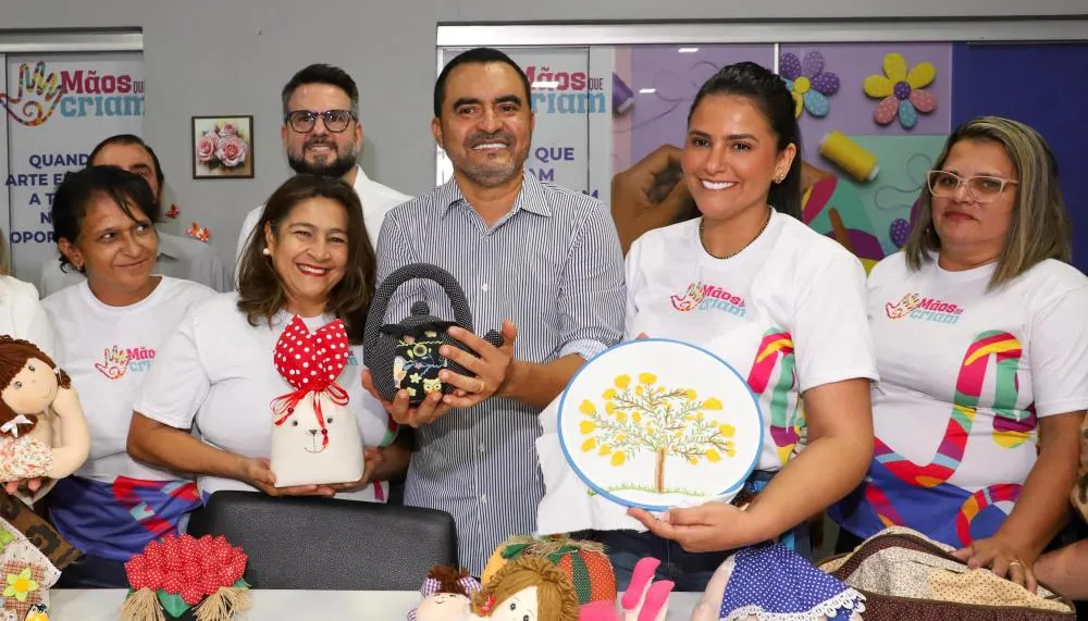 Governador Wanderlei Barbosa e primeira-dama Karynne Sotero entregam sede do projeto Mãos que Criam, que oferece cursos profissionalizantes em Palmas