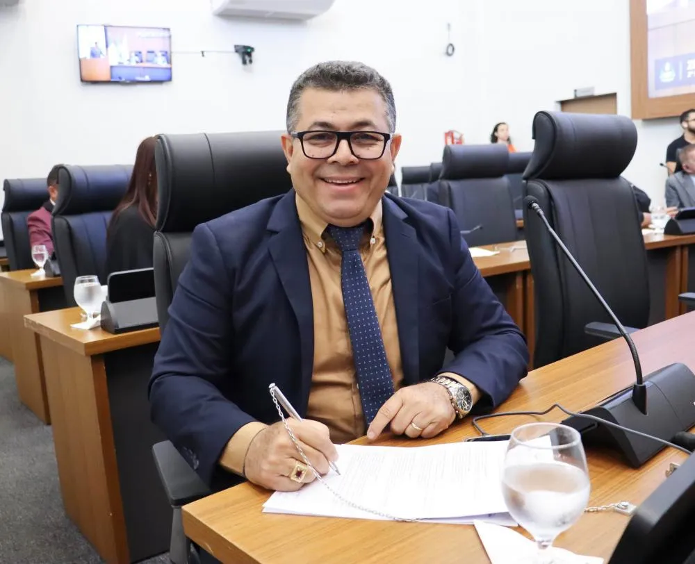 Vereador Folha solicita obras de pavimentação e recapeamento para os setores Lago Sul e Irmã Dulce, em Palmas