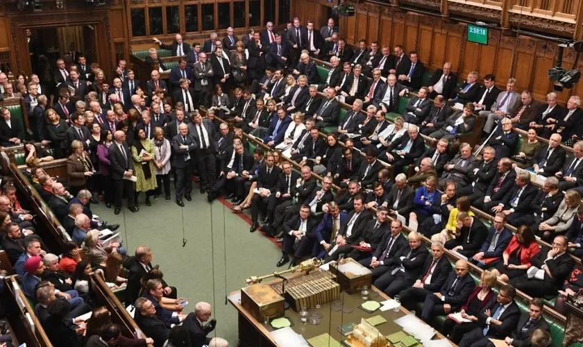 Câmara do Reino Unido aprova aborto em todas as fases da gestação