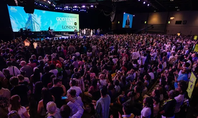 Mais de 17 mil ouvem o Evangelho e centenas aceitam Jesus em Londres