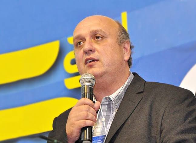 Pastor proíbe membros que defendem o aborto em sua igreja: “Prática hedionda”