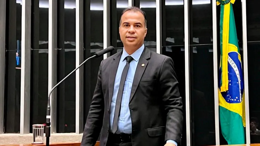 Filipe Martins vota contra aumento do IOF e garante alívio no bolso das famílias brasileiras