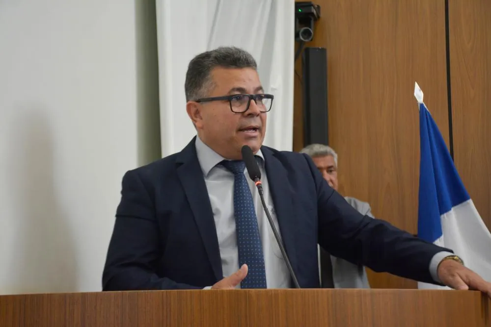 Vereador Folha solicita revitalização da praça da 406 Norte