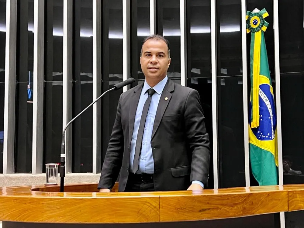 Deputado Filipe Martins destina R$ 495 mil para pavimentação em Alvorada do Tocantins