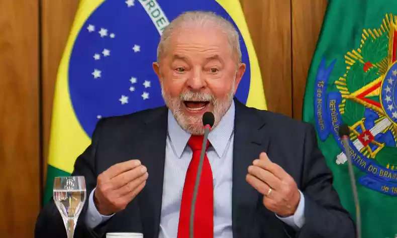 Brasil e Argentina estudam criação de moeda única, diz jornal britânico Financial Times