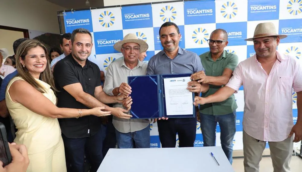 Governador Wanderlei Barbosa, acompanhado da primeira-dama Karynne Sotero, autoriza abertura de processo para construção de ponte na TO-020 em Aparecida do Rio Negro