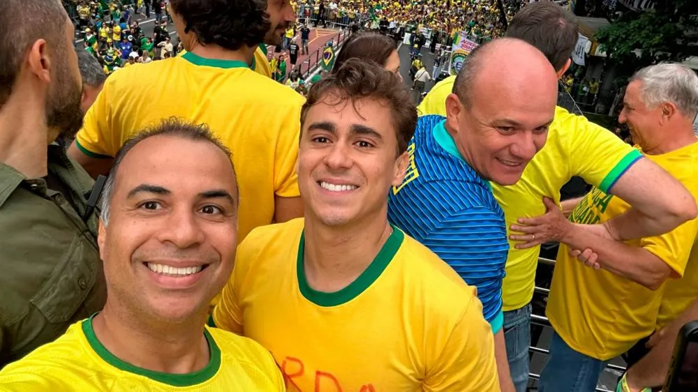 Filipe Martins, mais uma vez, foi o único parlamentar do Tocantins a marcar presença no ato “Acorda, Brasil”