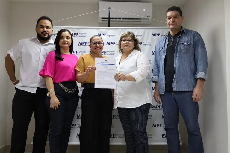 A presidente da FCP, Luara Aquino, destacou a importância da doação para o fortalecimento das políticas públicas de leitura no município