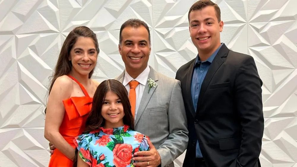 Deputado Filipe Martins homenageia mães e destaca importância da família