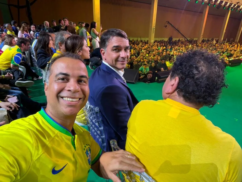 Deputado Federal Filipe Martins participa da Convenção Nacional do PL que oficializa Flávio Bolsonaro como candidato à Presidência da República