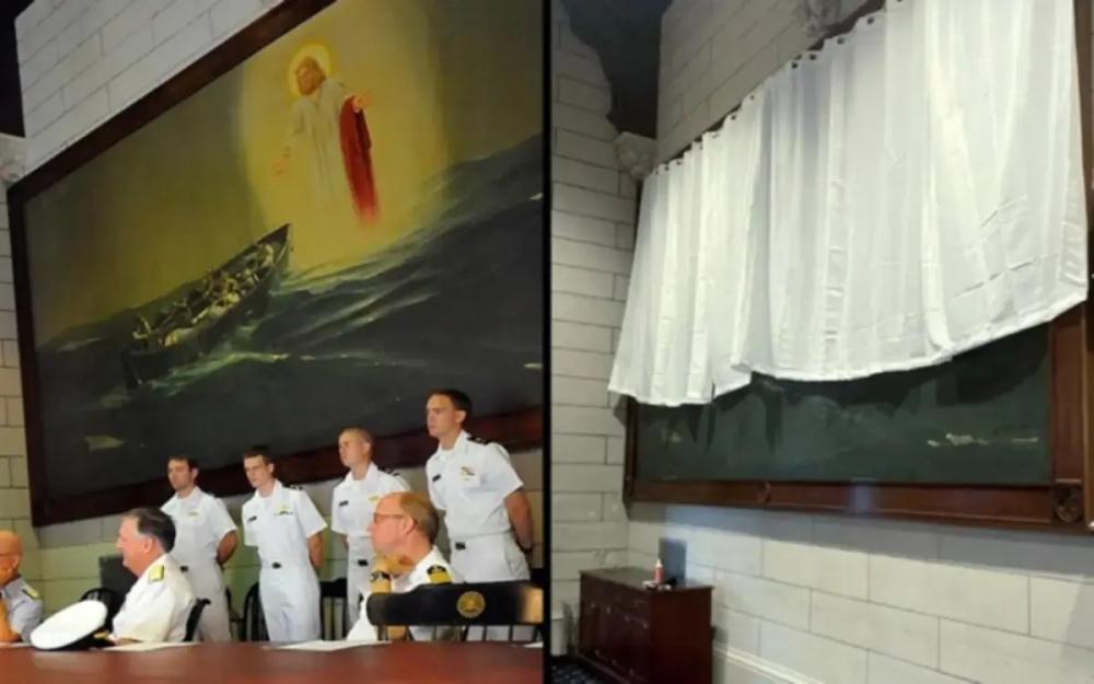 Marinha dos EUA cobre pintura de Jesus para não ofender formandos