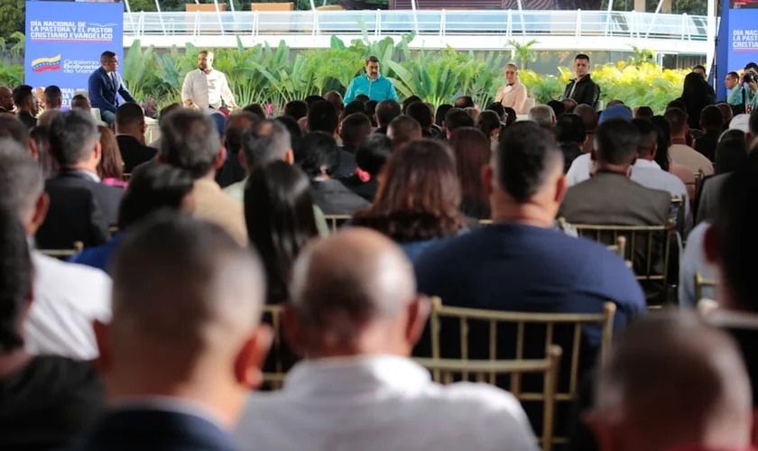 Evangélicos repudiam programa de Maduro para igrejas: 'Nossa alma não está à venda'