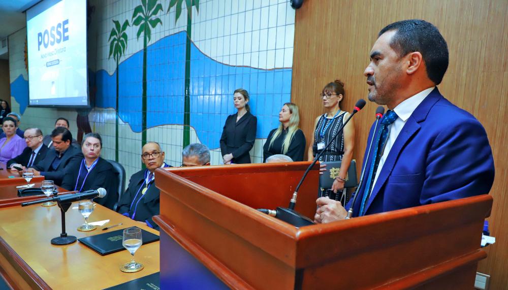 Durante posse do presidente do TCE-TO, Governador Wanderlei Barbosa reforça importância da parceria entre poderes