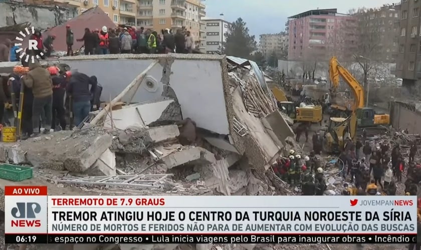Terremoto mata mais de 1.300 na Turquia e Síria