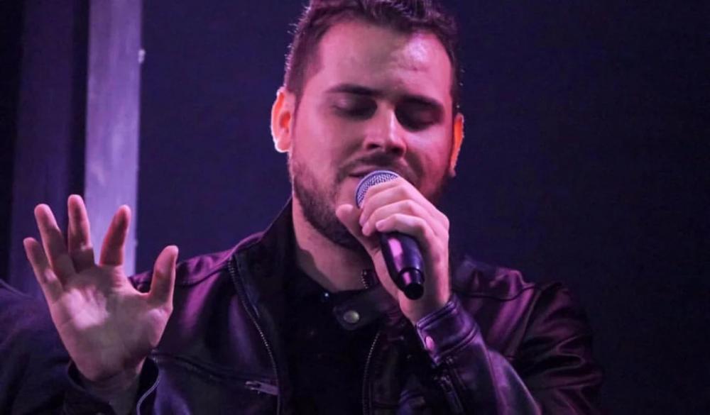 Acidente de trânsito na Bahia mata cantor gospel e sua mãe