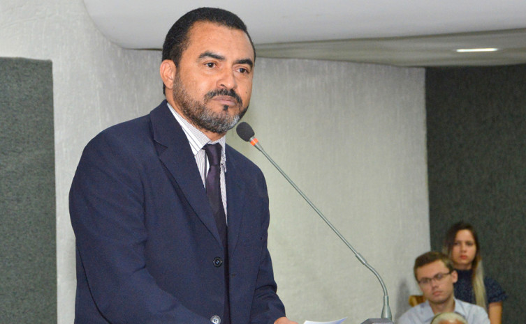 Wanderlei Barbosa decreta ponto facultativo na segunda e terça de Carnaval e altera expediente de quarta, 22