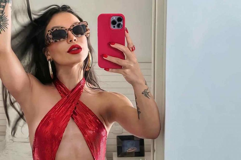 Ex-cantora gospel Priscilla Alcantara pula durante 6 horas no Carnaval de Salvador