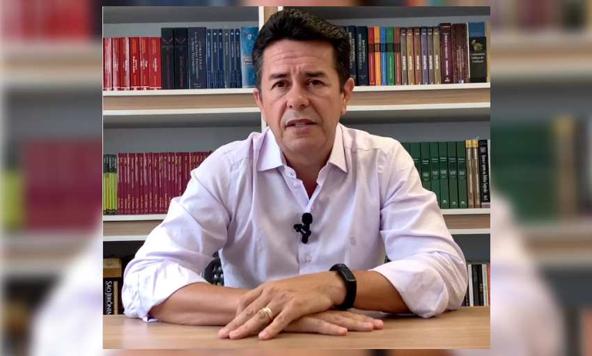 Mesmo afastado do cargo, pastor da AD Picos recebe salário de R$ 39 mil