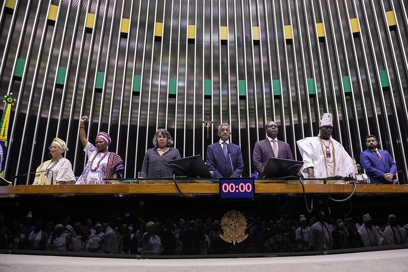 Dia do Candomblé é celebrado na Câmara:”Que nunca mais ninguém ouse calar esses tambores”
