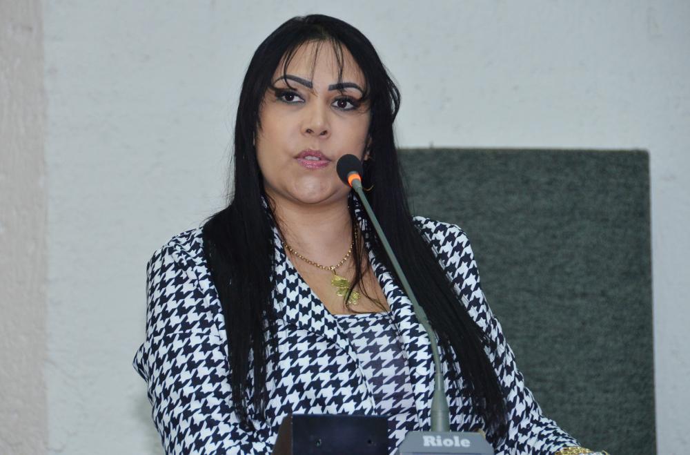 Janad Valcari anuncia assinatura à CPI do Igeprev