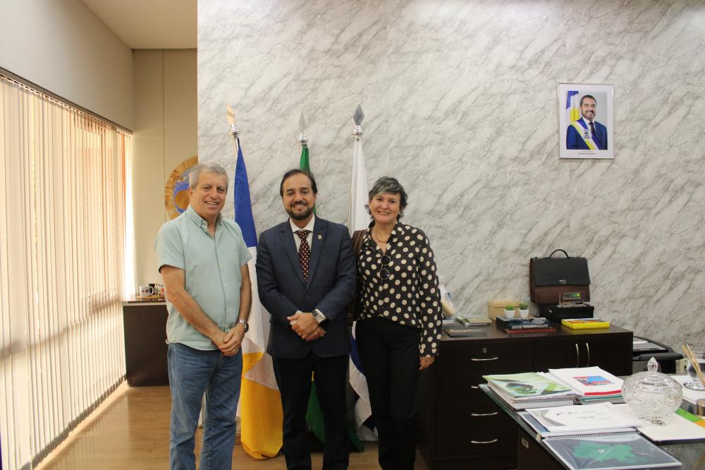 Secretário recebe empresa do ramo alimentício que pretende se instalar no Distrito Industrial de Palmas