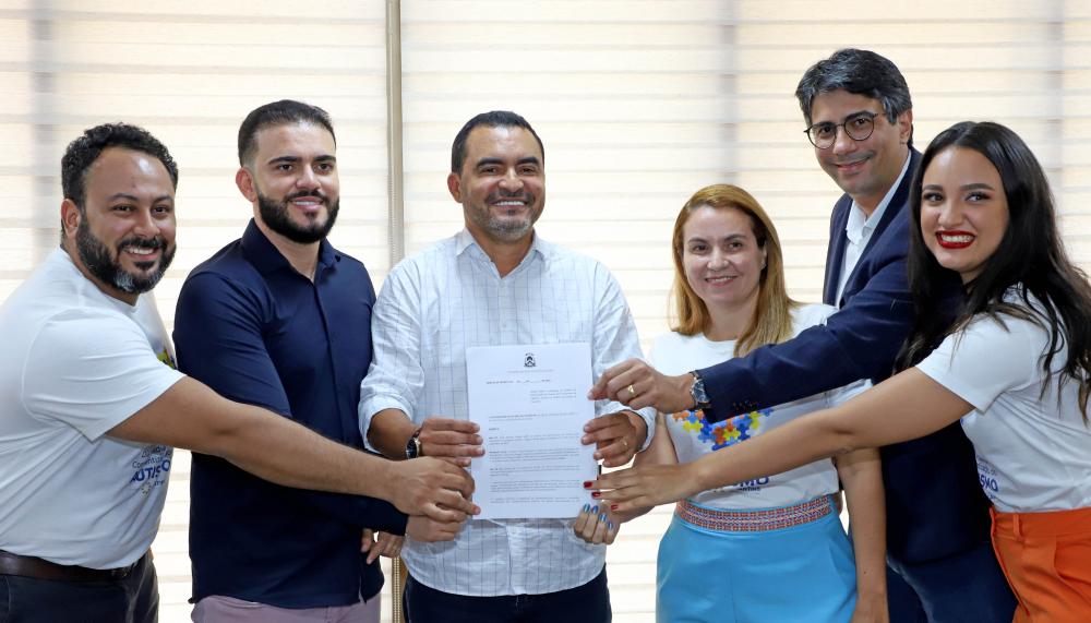 Governador Wanderlei Barbosa assina decreto que cria a Carteira de Identificação de Pessoa com Transtorno do Espectro Autista no Tocantins