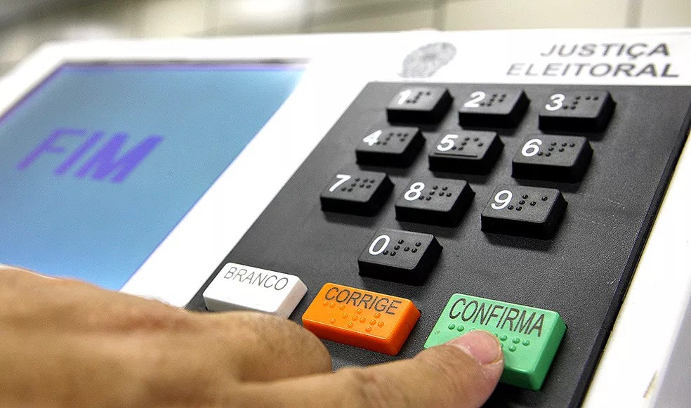 Ministério da Defesa diz que entregará relatório sobre urnas eletrônicas na 4ª