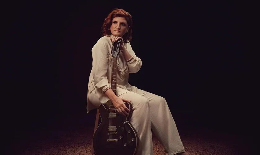 Cantora e compositora Deise Jacinto apresenta a turnê 