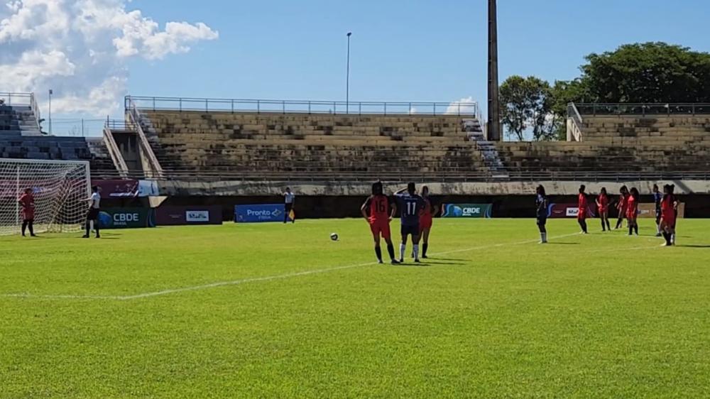 Escolas tocantinenses disputam do 5º ao 8º lugar na Série Ouro do Campeonato Brasileiro Escolar de Futebol Feminino