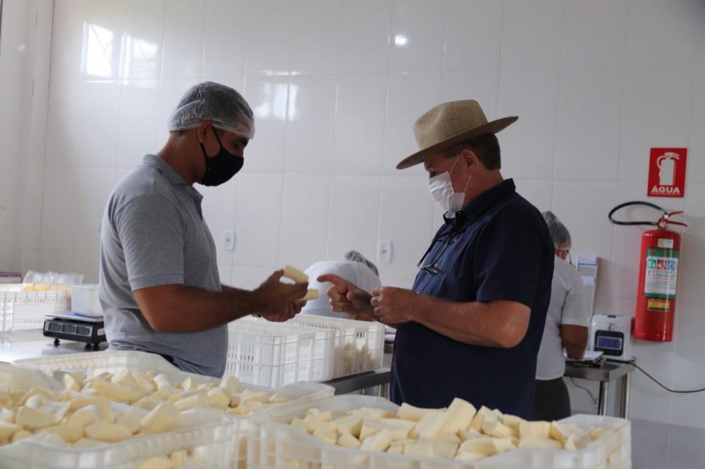 Cristiano Barros rebate a afirmação da AGETO, de que os produtores não querem assumir a energia do projeto São João