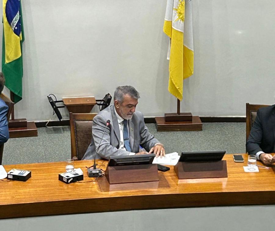 Aleto aprova requerimentos de Amélio Cayres para mais infraestrutura e educação em cinco municípios