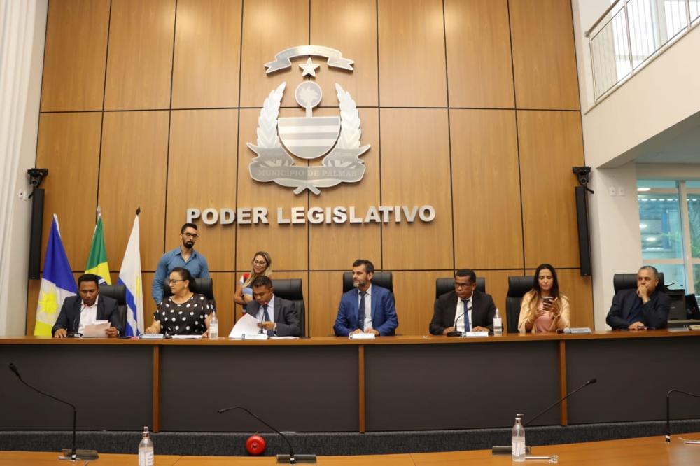 Comissão aprova proposta de atualização da Lei Orgânica Municipal e Regimento interno da Câmara